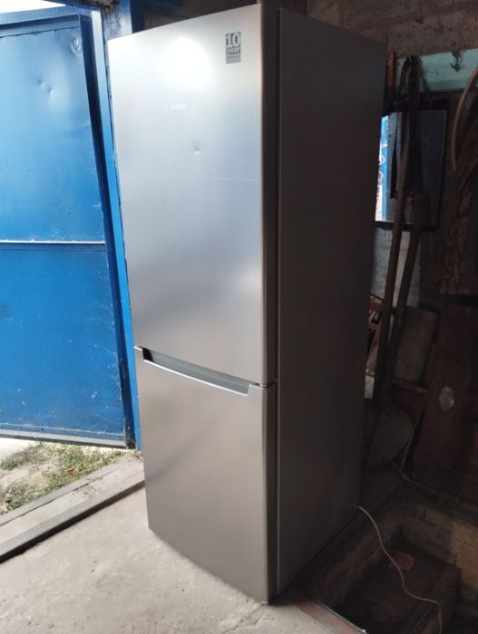 Холодильник Bosch KGN33NL206