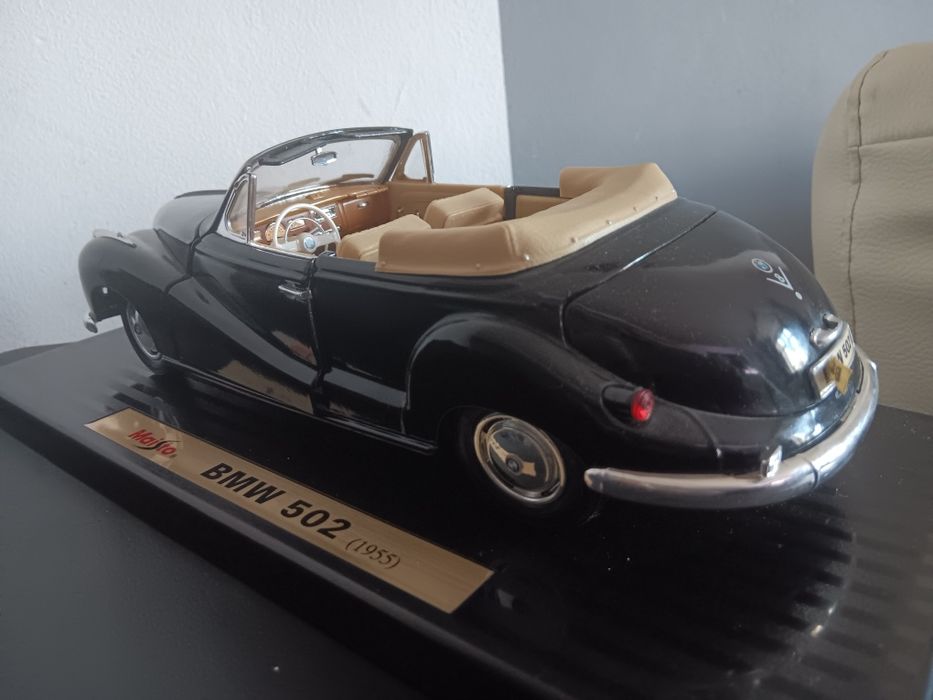 Duży model Smochodu-BMW-502.30/27cm.-Metal.Majsto.