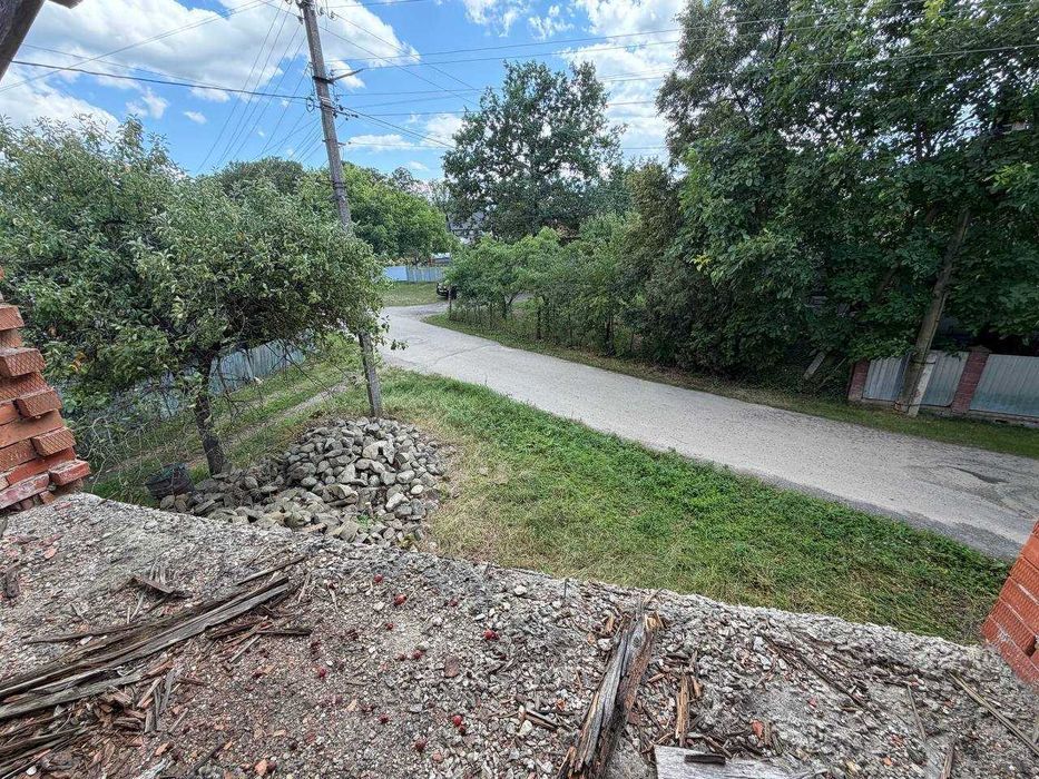 Земельна ділянка с. Микитинці із незавершеним будівництвом