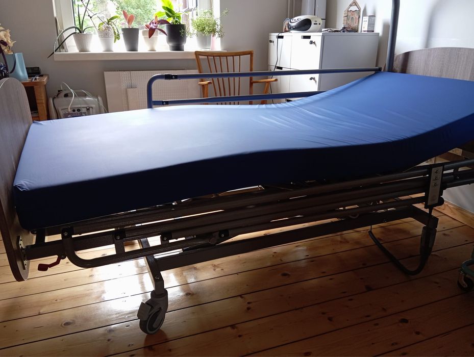 Lóżko rehabilitacyjne dla seniorow