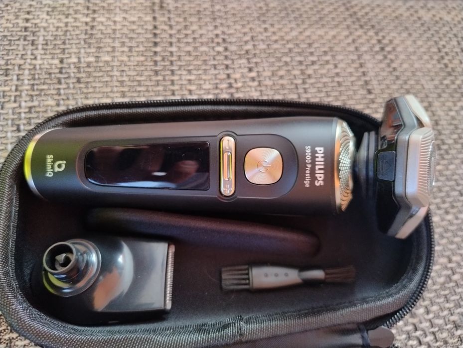 Електробритва Philips S9000 Prestige SP9830 SkinIQ