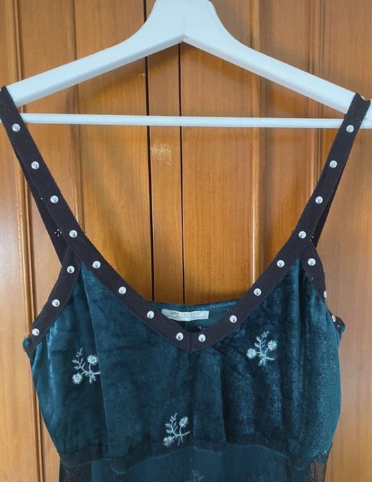 Vestido veludo verde zara