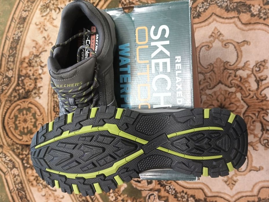 Кроссовки SKECHERS новые.43р.
