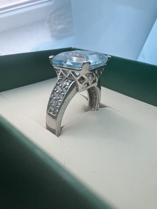 Серебряное кольцо с топазом