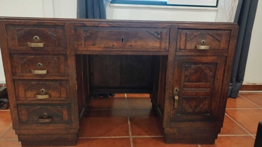 Mesa e cadeira Antigas (Séc.XlX-Como Novas)