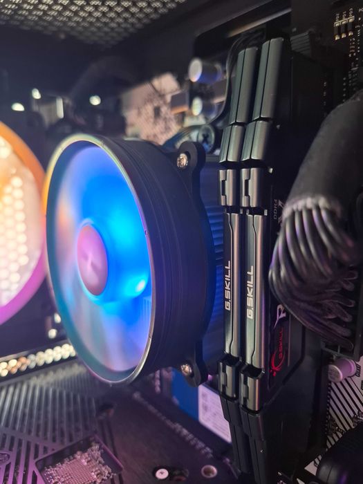 KOMPUTER DO GIER - RX 5700 | RYZEN 5 2600 | 16 GB RAM | ARGB