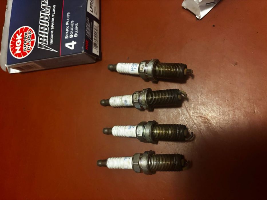 Комплект 4× NGK Iridium (б/у)