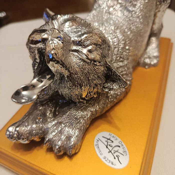 Кошка серебряная. Декор