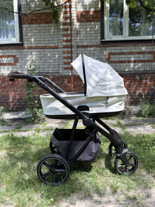 Коляска 2 в 1 Roan ivi