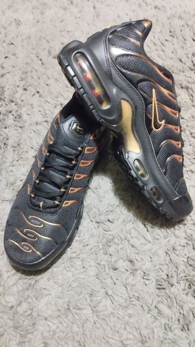 3 pares de Ténis Nike Novos