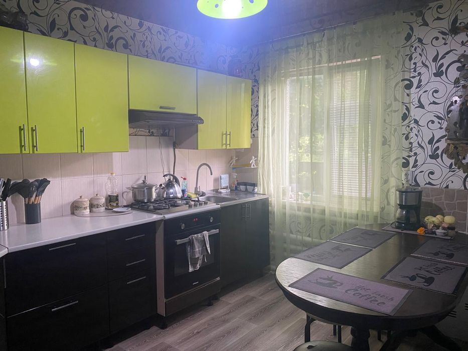Продам будинок в смт.Кором
