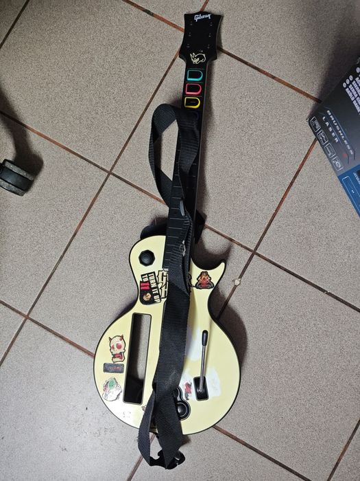 Konsola Nintendo Wii komplet  plus ...gitara .