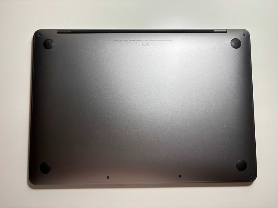 Macbook Pro 13'' M1 2020 - 16gb RAM, 256gb SSD