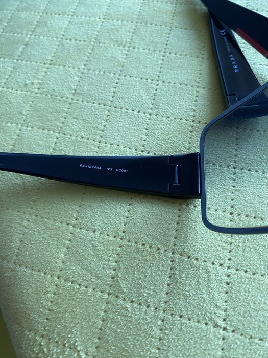 PRADA, óculos de sol