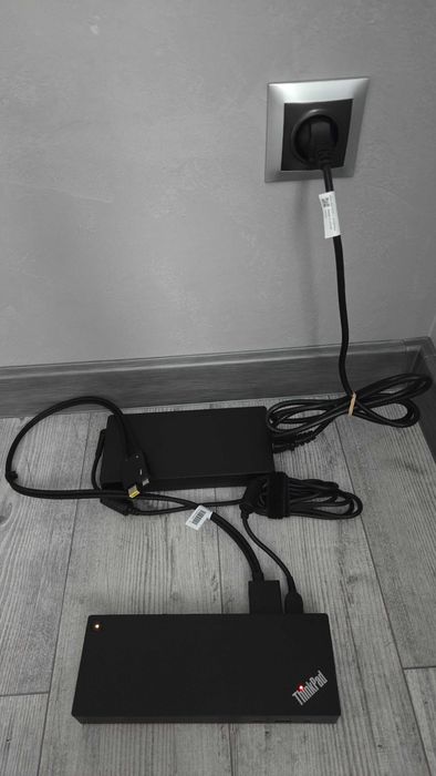 Stacja dokująca Thinkpad Thunderbolt 4.0 dla Lenovo Thinkpad kompletna!