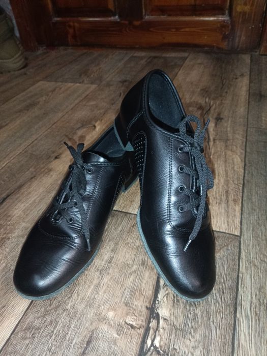 Стандартискі туфлі БУ