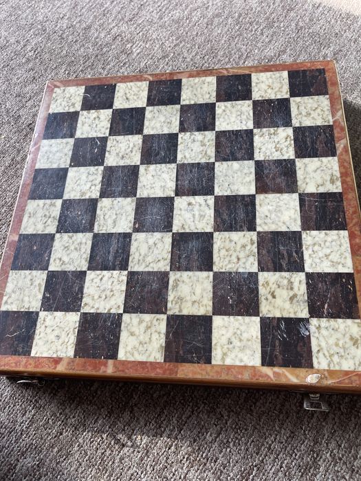 Продам дошку для гри в шахмати з натурального каменю