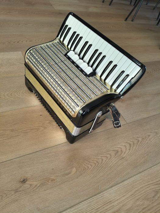 Akordeon Hohner CONCERTO III 72 basy 3/5 chóry stan,jak NÓWKA!