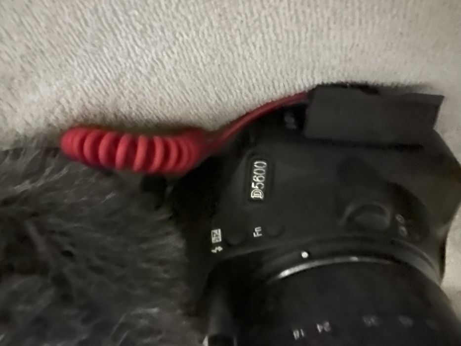 Lustrzanka NIKON D5600 + rode mikrofon