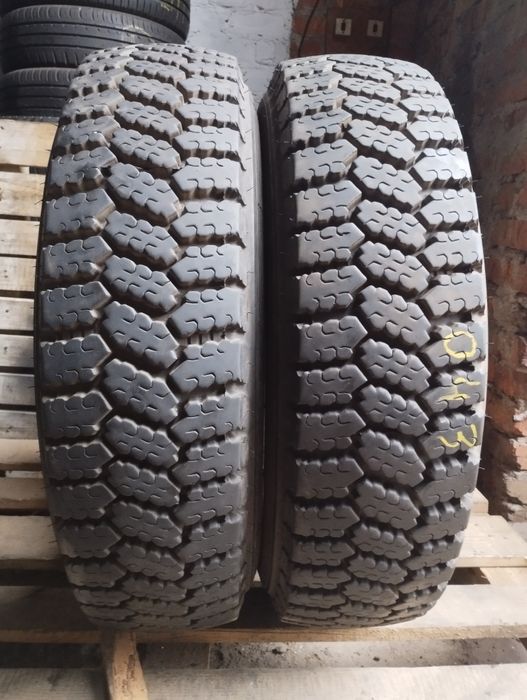 Шини 215/75/17.5 Uniroyal