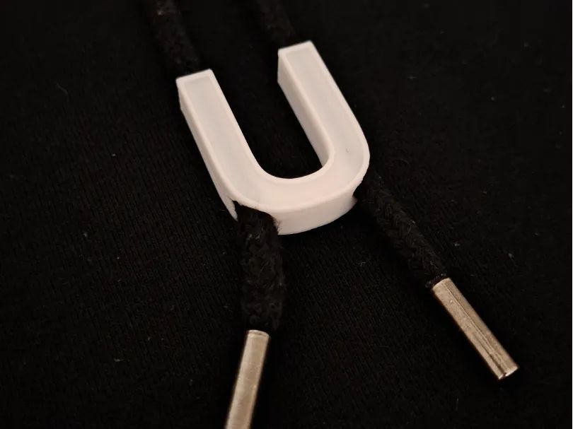 Ponteira Personalizada para Cordões de Moletom (Letra U)