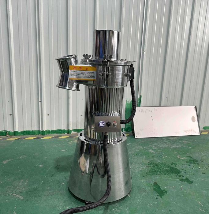 Подрібнювач круп, спецій, сухих грибів, сухарів, ягід до 35 кг/год