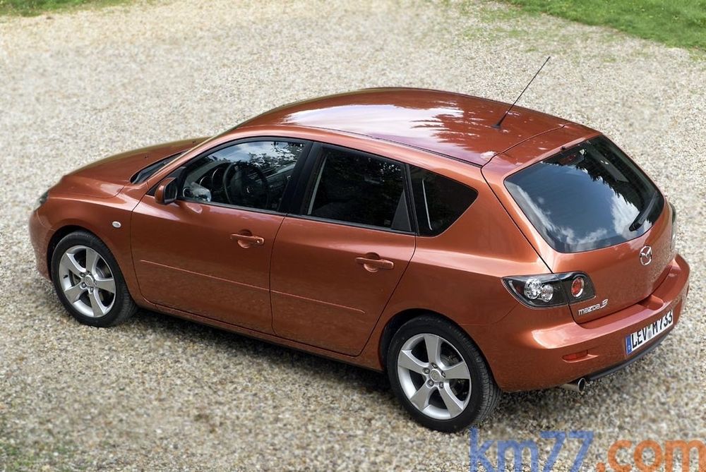 Pára-choques traseiro Mazda 3 (necessário pintura e reparação)
