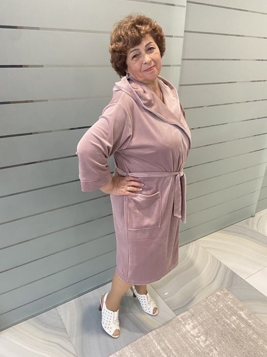 Халат велюровий з капішоном