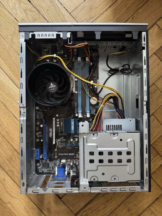 Sprzedam komputer Asus