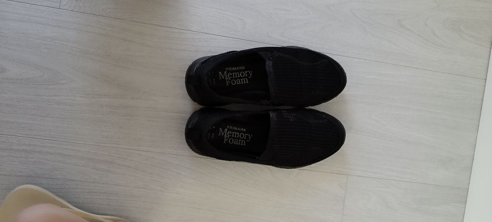 Sapatos pretos confortáveis tamanho 35