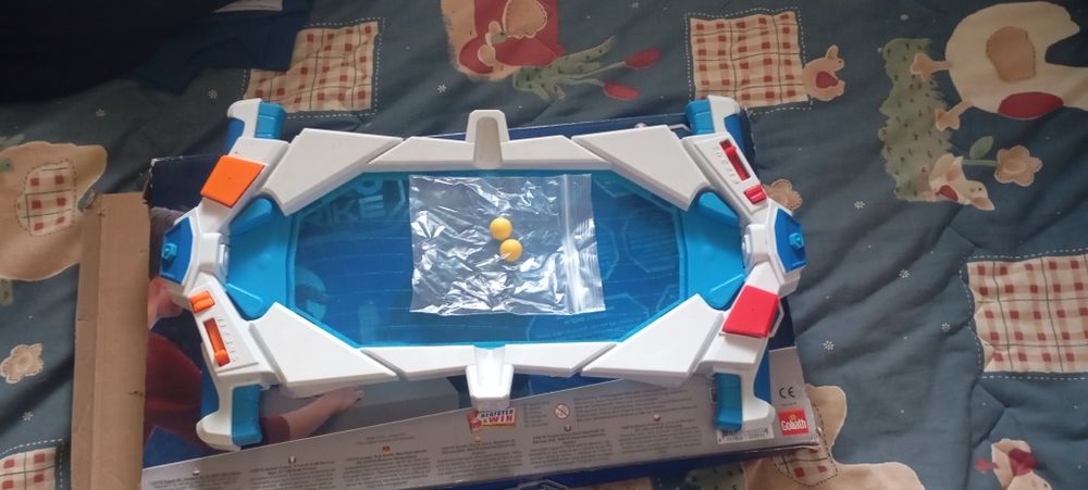 Jogo de futebol com água