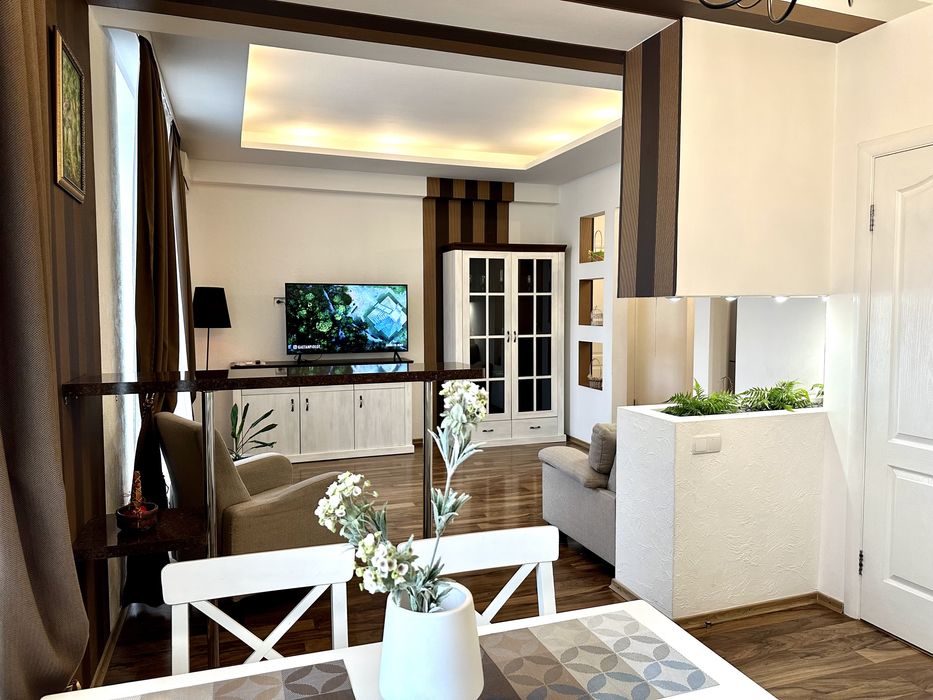 NAVIT апартаменти з кавомашиною в центрі, вид на Драматичний театр.