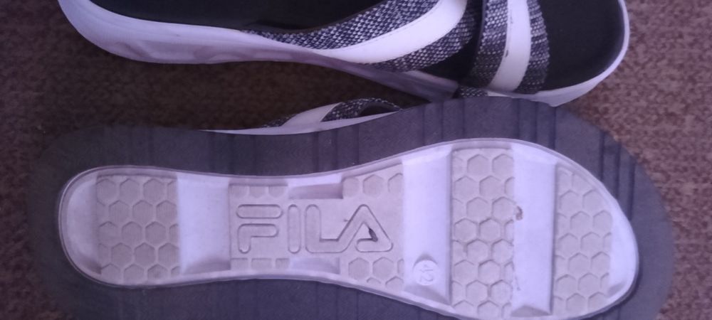 Fila  нові сандалі