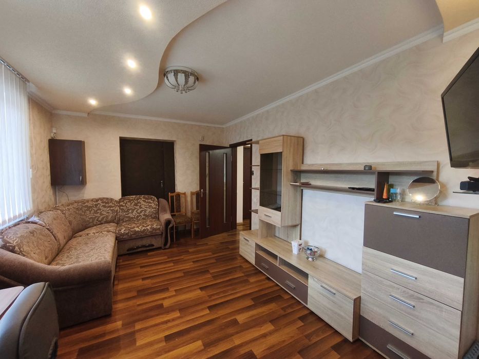 Продаж заміського будинку