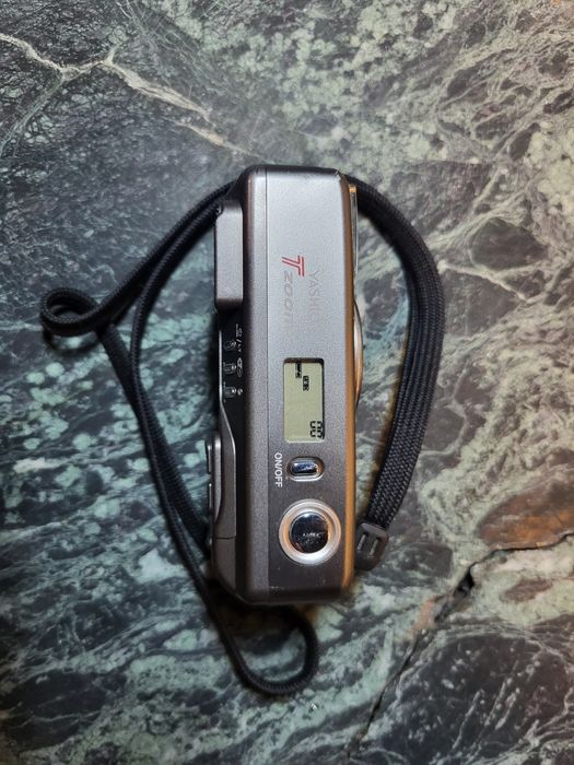 Aparat Yashica T zoom