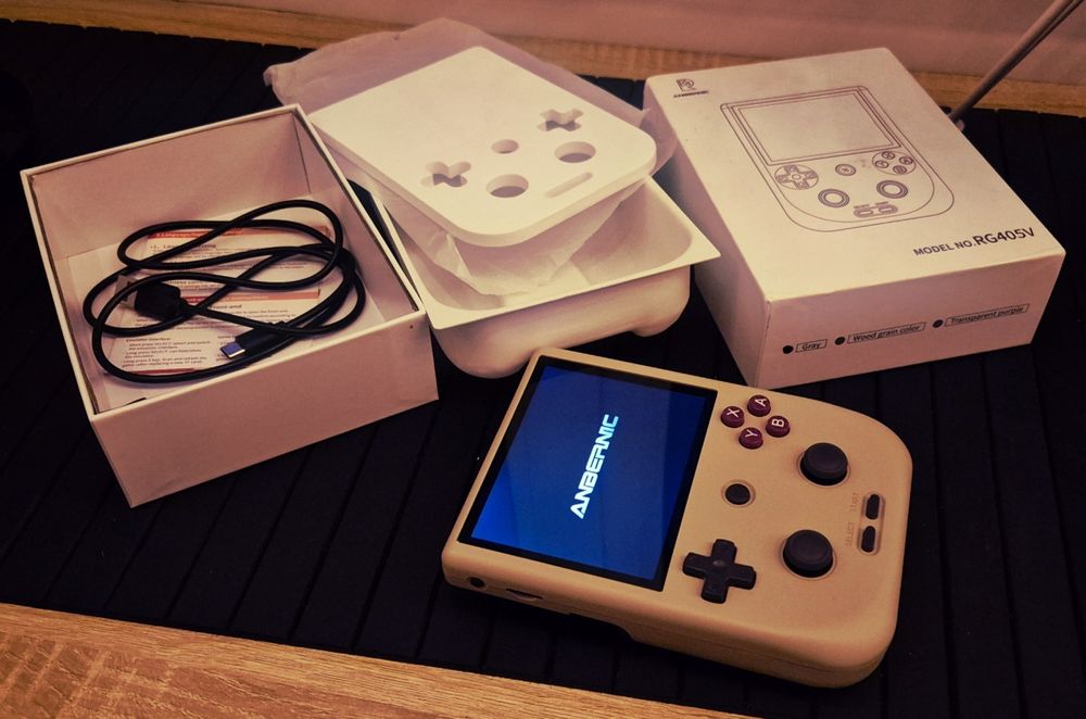 Anbernic RG405V retro konsolka w stanie fabryczny
