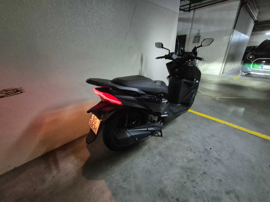 Vendo maxi-scooter SYM Joyride 300 ABS, com apenas 1.076 km