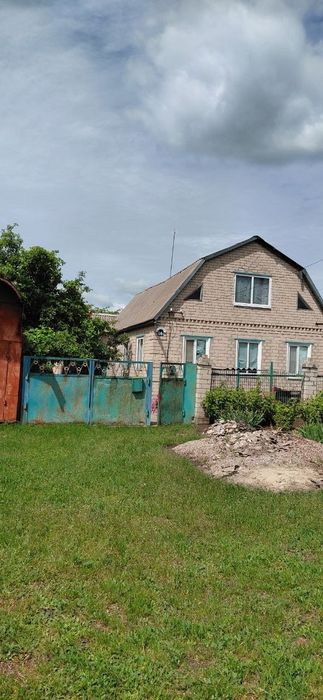 Продам добротний  будинок