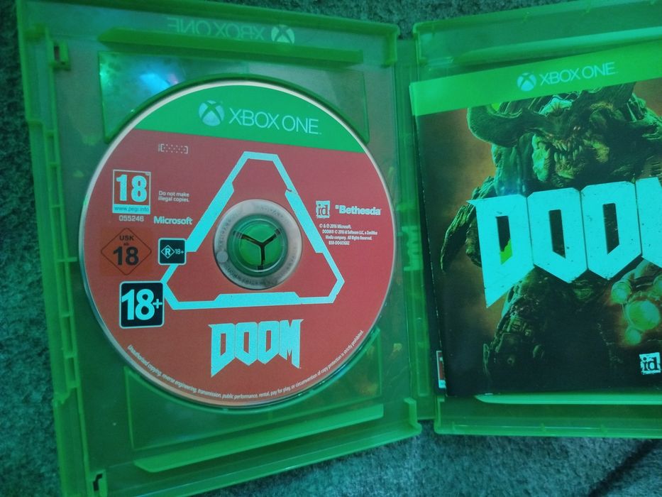 Диск Fifa 22 + Диск Doom
