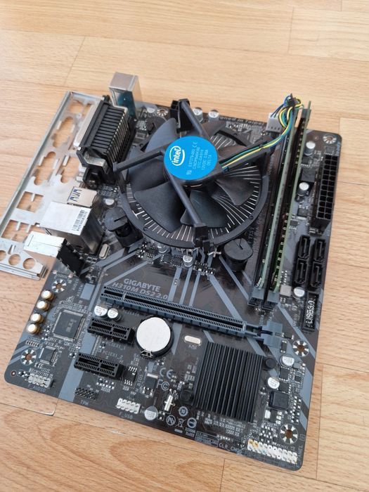 gigabyte h310m s2h 20 - купити комплектуючі для ПК - Ціна на OLX.ua