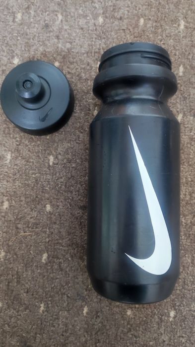 Bidon czarny Nike, 0.65ml, super stan