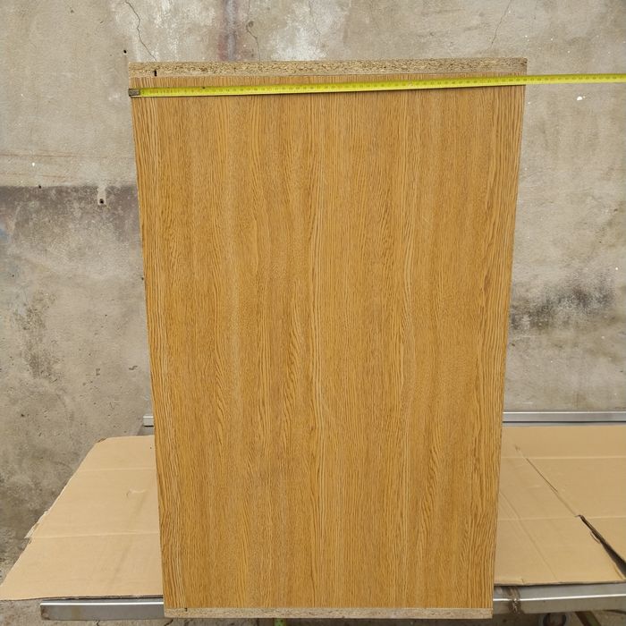 Estantes para exposição ou para outras utilidades.