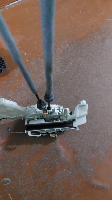 Jeep renegade джип ренегад замок накладка двери левая правая сторона