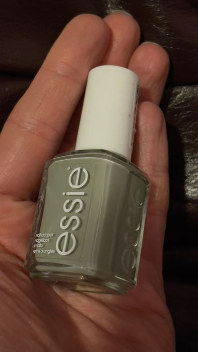 Професійний сірий ментол лак essie beleaf in yourself873 іспанія