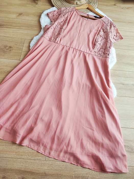 Elegancka rozkloszowana sukienka na wesele chrzciny plus size
