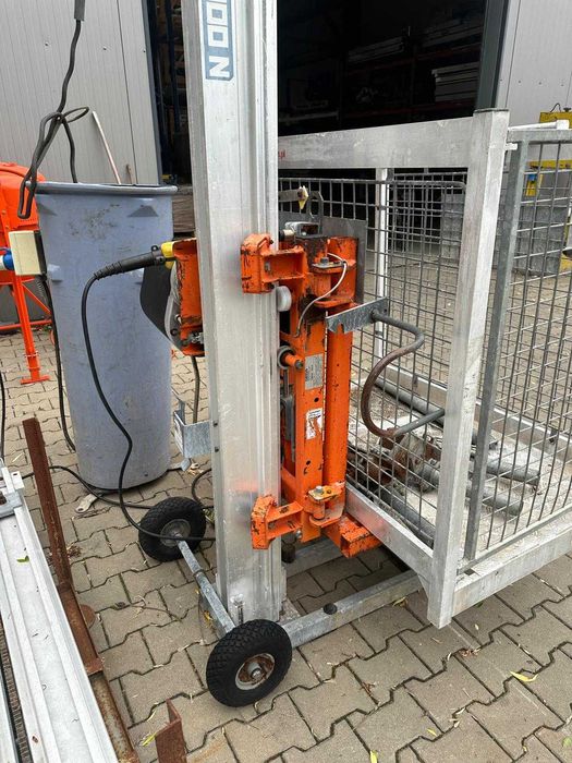 Winda budowlana pionowa wyciąg GEDA 200 Z 12m Alu Bocker wciągarka