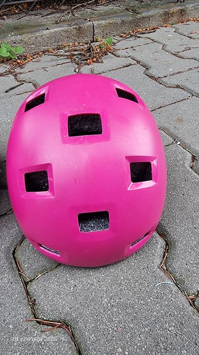Kask rowerowy /na hulajnogę dla dziewczynki 47-52 cm (posiadam 2szt.)