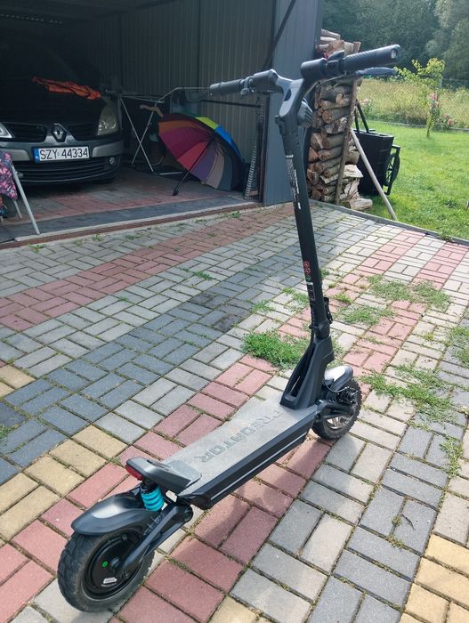 Sprzedam hulajnogę predator ES thunder