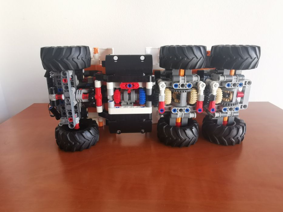 Lego 42139 Technic All-Terrain Vehicle