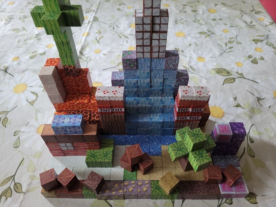 Klocki magnetyczne 311szt+8figurek